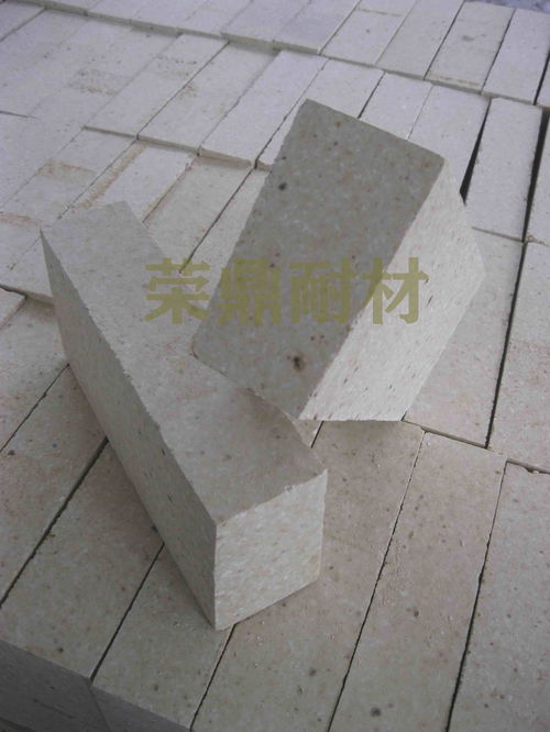 鄭州榮鼎耐火材料 專業(yè)鑄造工業(yè)基石，可靠品質(zhì)值得信賴